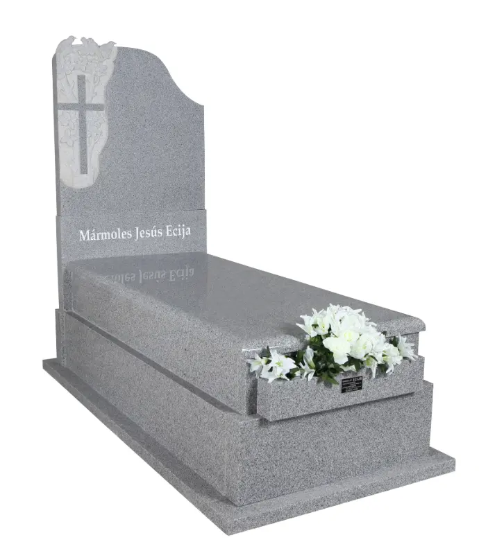 Lápida nº 23 - Con escultura